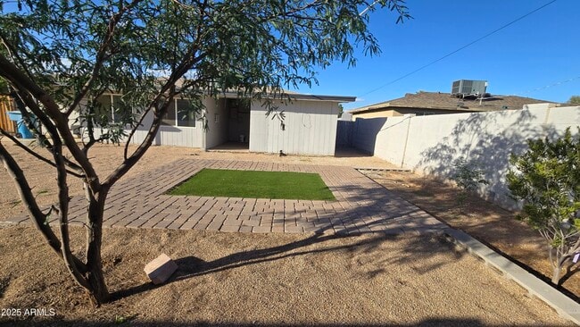 Building Photo - 5827 N 22nd Dr