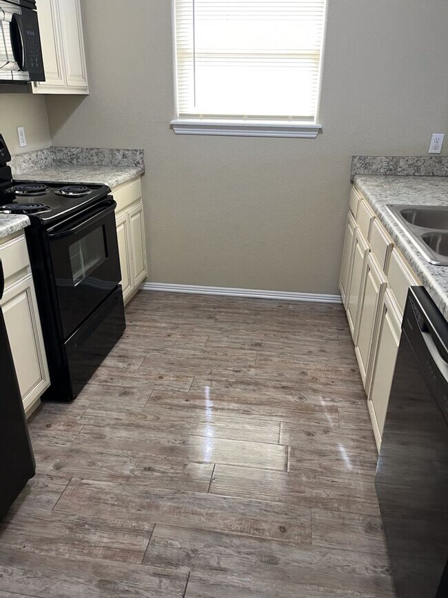 Building Photo - LJM-1315 South 12th Street (A-B)