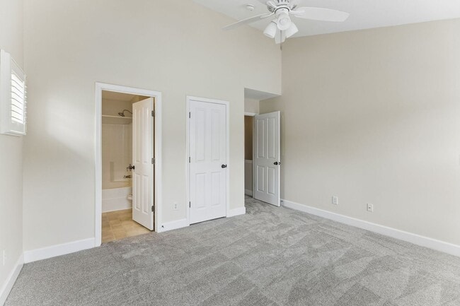 Building Photo - Beautifully maintained 3-bedroom, 2-bath townhome in Nashville’s highly desirable Lennox Village