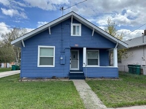 Building Photo - 1670 Portland St