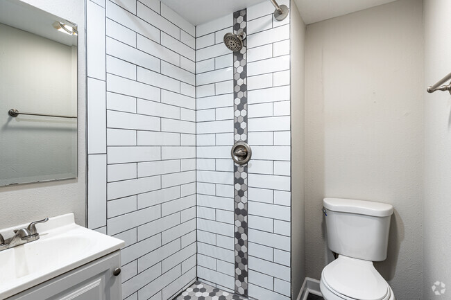 1BR, 1BA - 500SF - Flats at Warwick
