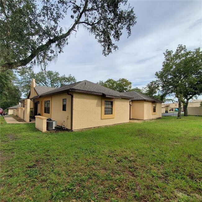 Building Photo - 603 Water Rd