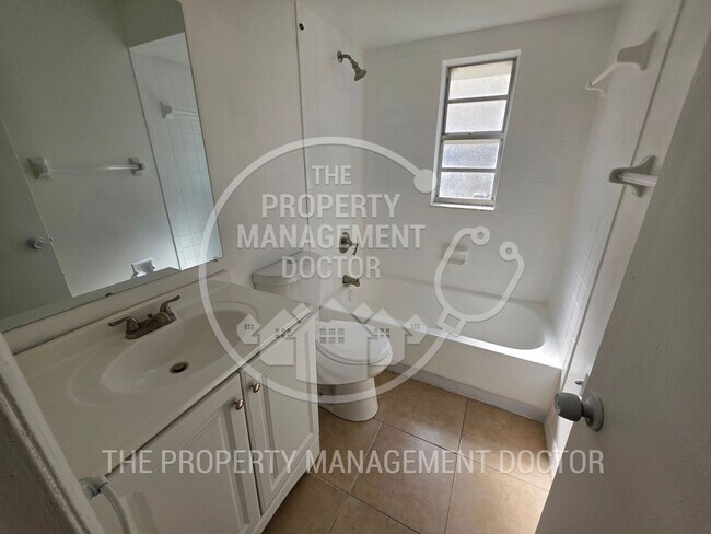 Building Photo - 1617 Crossridge Dr