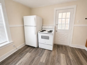 Building Photo - 28 Prospect St