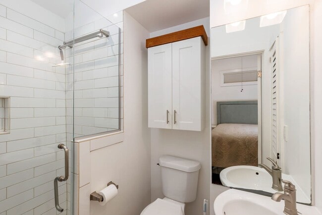 Building Photo - 2 Bedroom, 2 Bath in Homewood