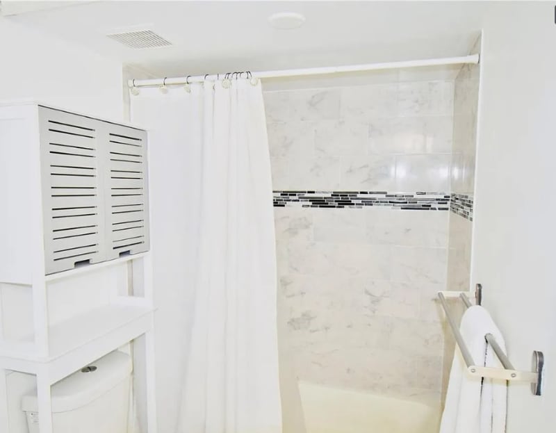 Building Photo - 2881 N Oakland Forest Dr