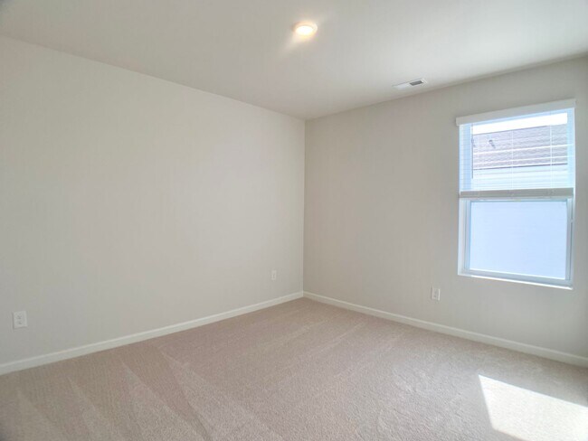 Building Photo - 821 Moray Ln