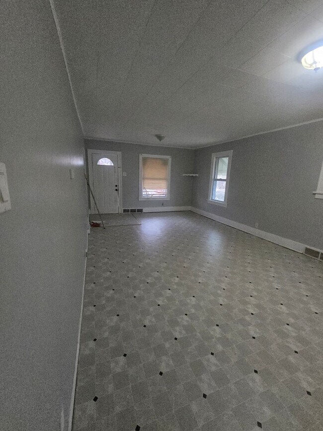 Building Photo - 511 Berlin Ave