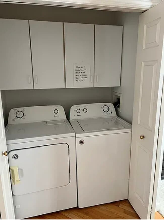 Building Photo - 8862 Bellemere Ct