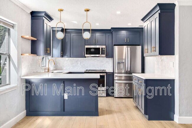 Building Photo - 707 Depugh St