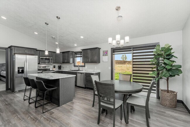 Building Photo - 4500 W 34th St N