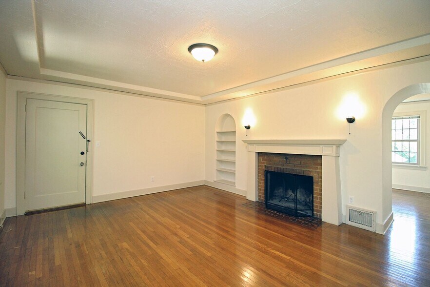 Building Photo - 2310 SE 22nd Ave