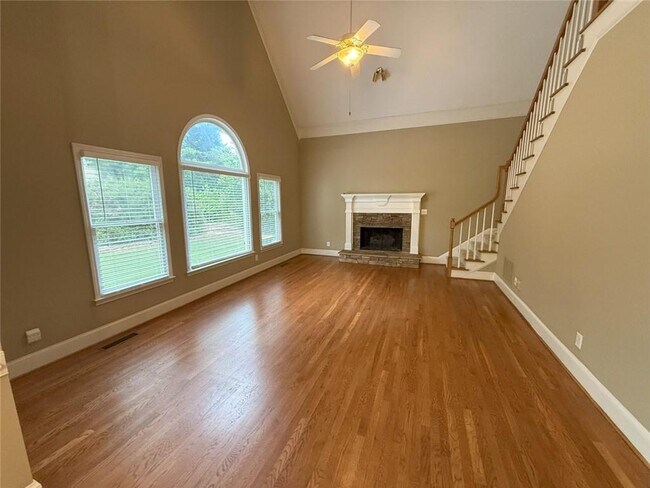 Building Photo - 715 Apsley Way