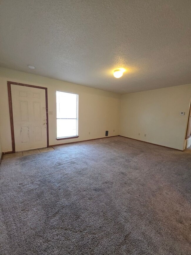 Building Photo - 1208 S Frankfort Ave