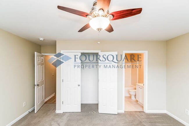 Building Photo - Spacious 2-Bed / 3.5-Bath Townhome with Ha...