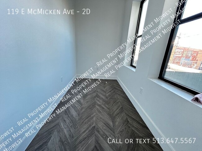 Building Photo - 119 E McMicken Ave