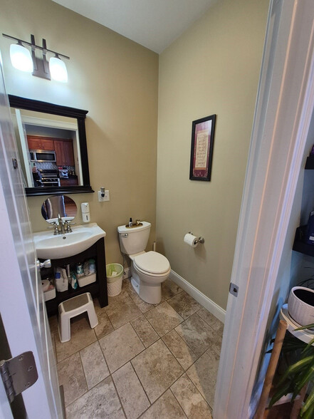 Building Photo - 26 Dorr St