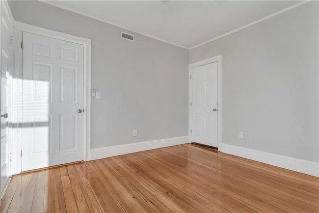 Building Photo - 382 Orms St