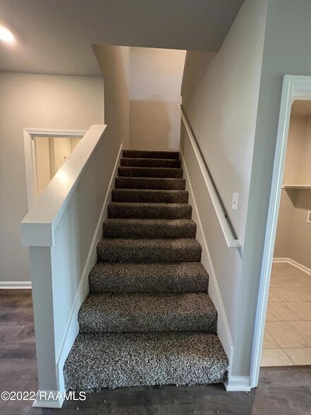 Building Photo - 213 Garden Oaks Ave