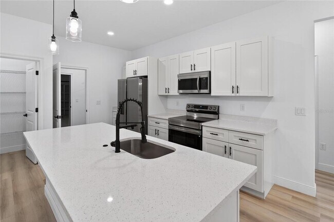 Building Photo - 15028 SW 25th Cir