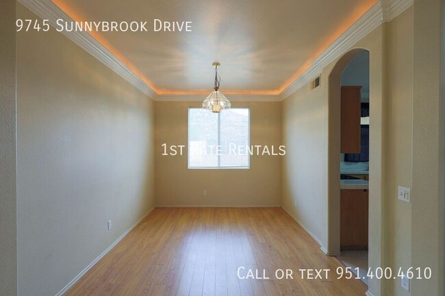 Building Photo - 9745 Sunnybrook Dr