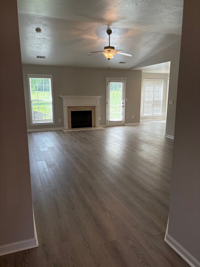 Building Photo - 1040 Tia Dr