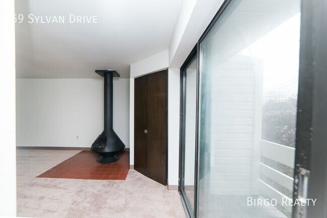 Building Photo - No Rent Payments Until January 2025 PLUS $...