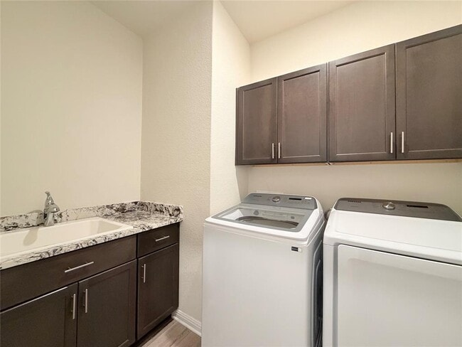 Building Photo - 508 Red Knot Ave