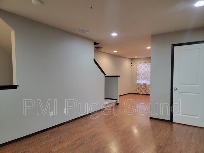 Building Photo - 17614 79th Ave Ct E