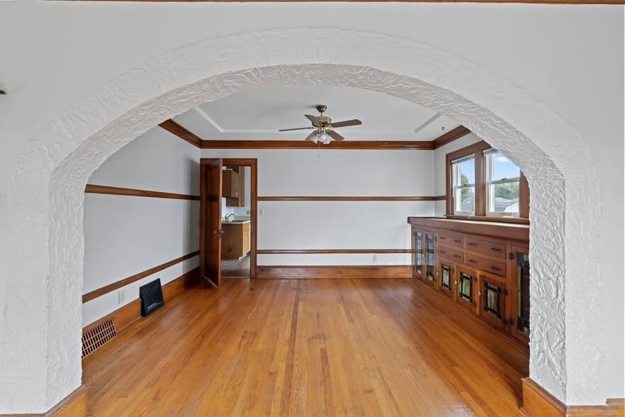 Building Photo - 148 Frame Ave