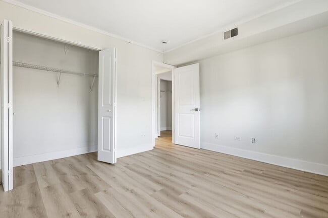 Building Photo - 382 Oak Trails Rd