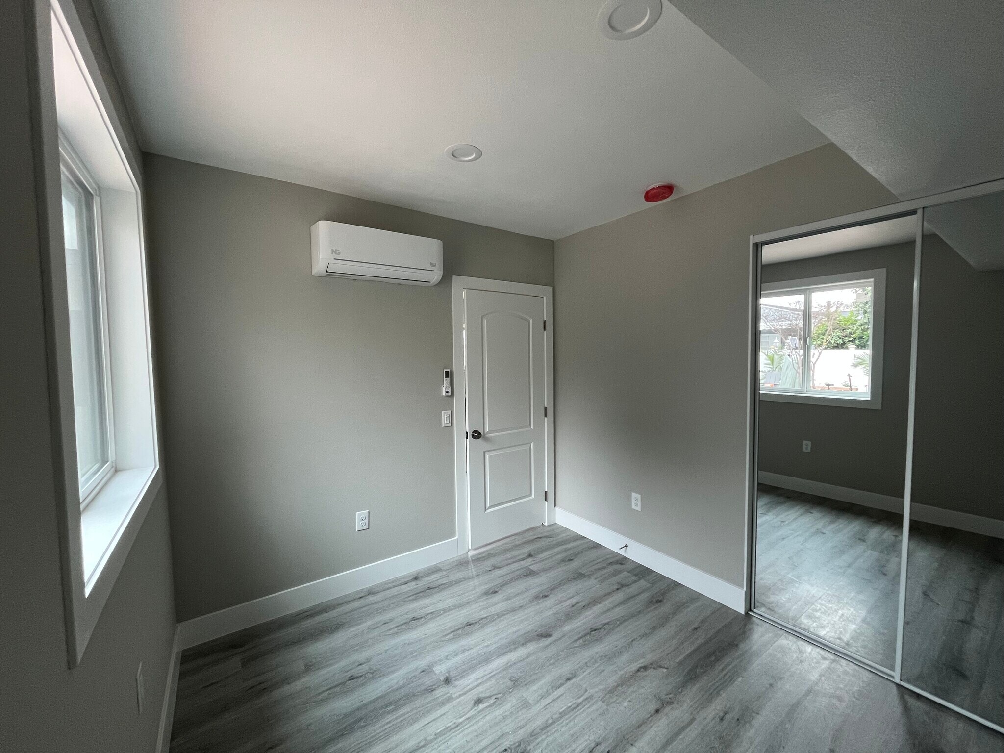 Building Photo - 9411 Burke St