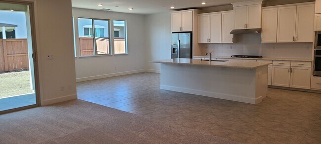 Building Photo - Luxury home in Springlake in Woodland