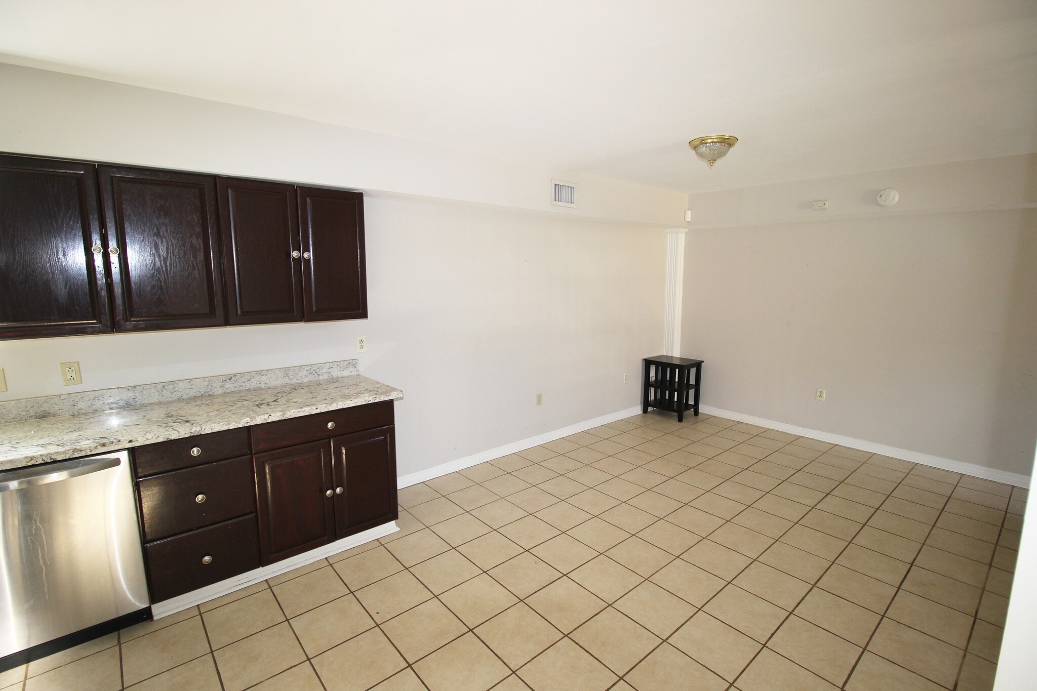 Building Photo - 300 33rd St