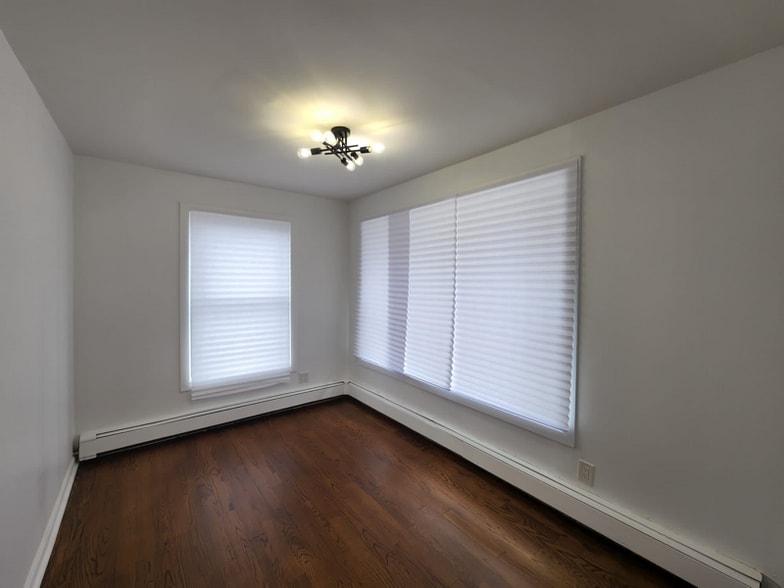 Building Photo - 131 street