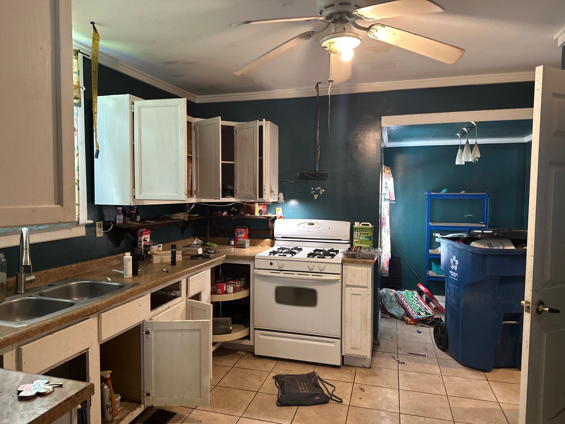 Building Photo - 805 S Hickory St