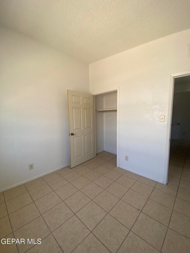 Building Photo - 8913 Ankerson St