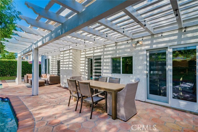 Building Photo - 6049 Rustling Oaks Dr