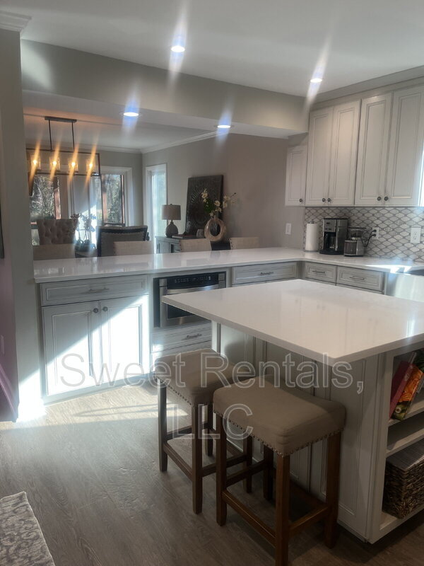 Building Photo - 47 Arabian Dr