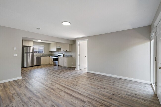 Building Photo - 1Br/1Ba Available