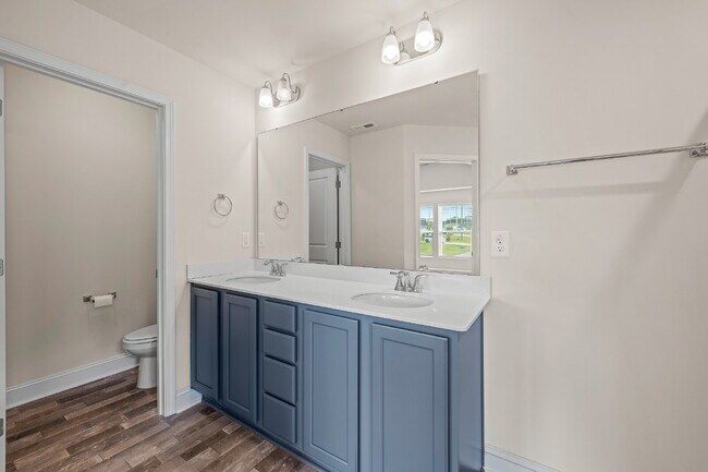 Building Photo - Spacious 4-Bedroom Retreat with 2.5 Baths ...