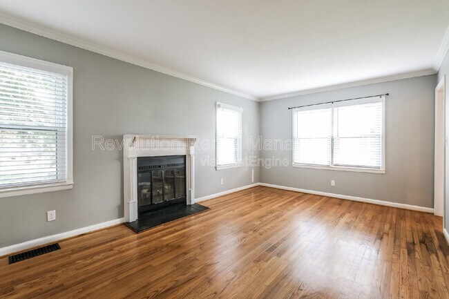 Building Photo - 3288 Regalwoods Dr