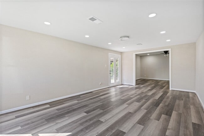 Building Photo - 10613 Chadwick St