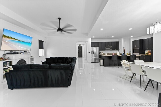Building Photo - 7461 Moonrise Dr