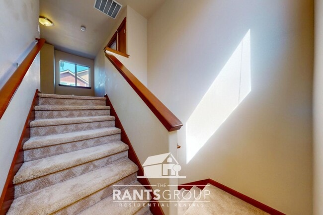 Building Photo - South Hill Puyallup Dream Neighborhood - E...