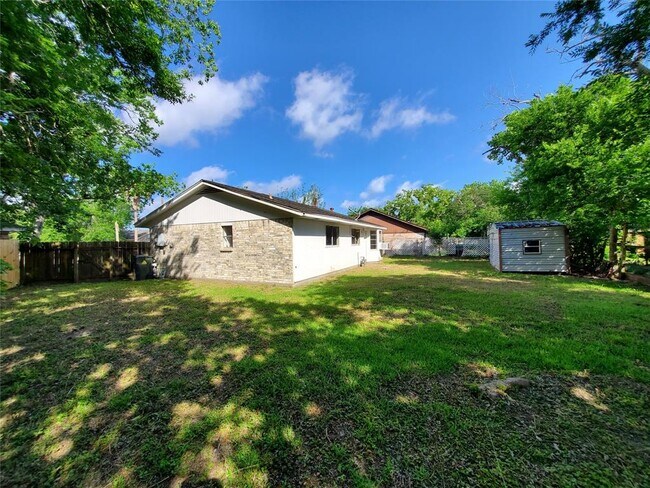 Building Photo - 4919 Redfish Reef Dr