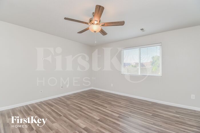 Building Photo - 3860 Swainson Dr