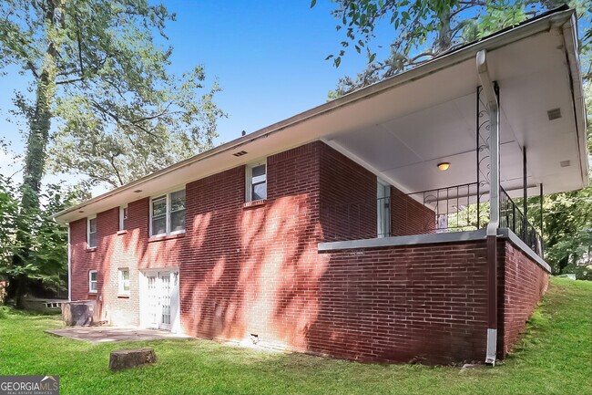 Building Photo - 261 Hermer Cir NW