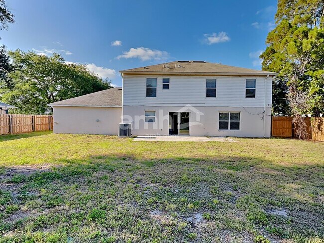 Building Photo - 130 Appleby St NE