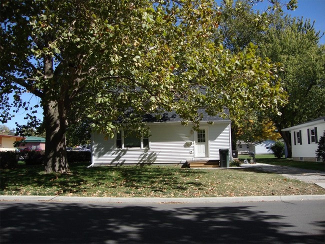 Building Photo - 2008 Fairview Dr